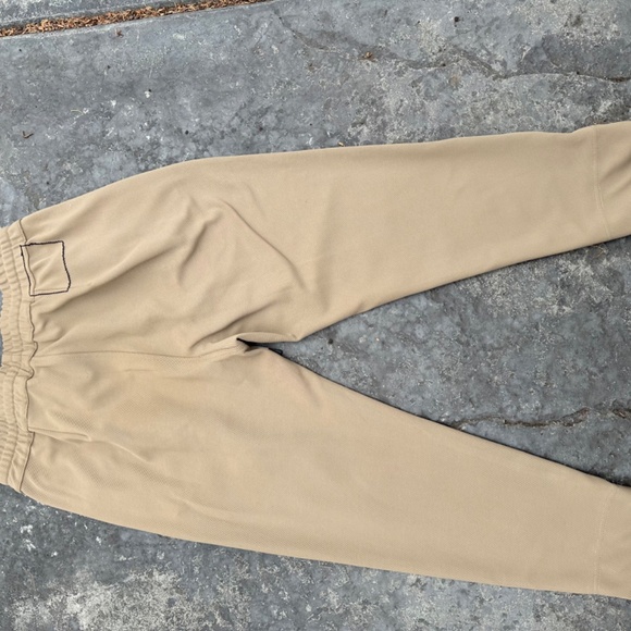 Bassike Stretch Twill Tapered pant - Light tan - Picture 2 of 10